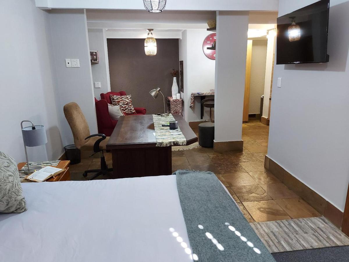 Le Chateau Guest House And Conference Centre Kempton Park Zewnętrze zdjęcie