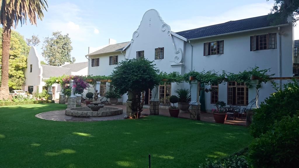 Le Chateau Guest House And Conference Centre Kempton Park Zewnętrze zdjęcie