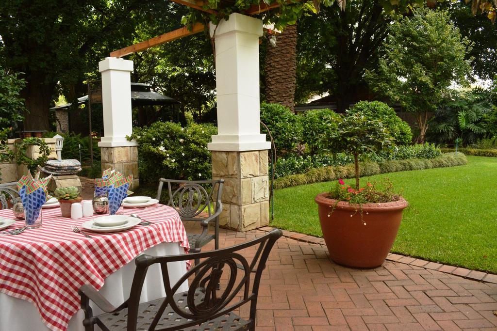 Le Chateau Guest House And Conference Centre Kempton Park Zewnętrze zdjęcie