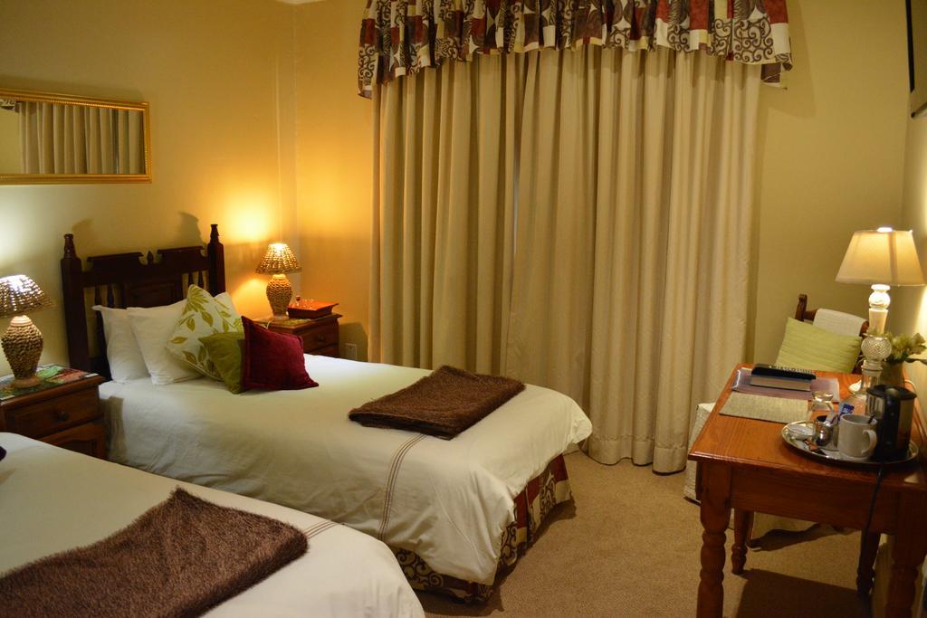 Le Chateau Guest House And Conference Centre Kempton Park Zewnętrze zdjęcie